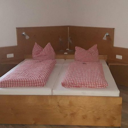 Gaestehaus Engelhard Pension Karbach  Экстерьер фото