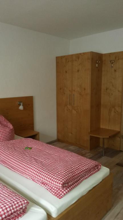 Gaestehaus Engelhard Pension Karbach  Экстерьер фото