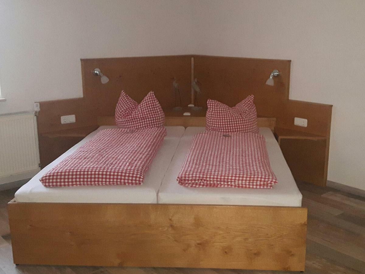 Gaestehaus Engelhard Pension Karbach  Экстерьер фото