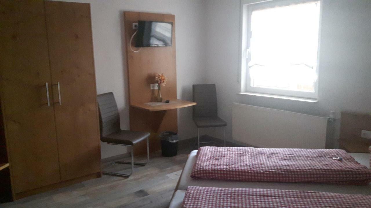 Gaestehaus Engelhard Pension Karbach  Экстерьер фото